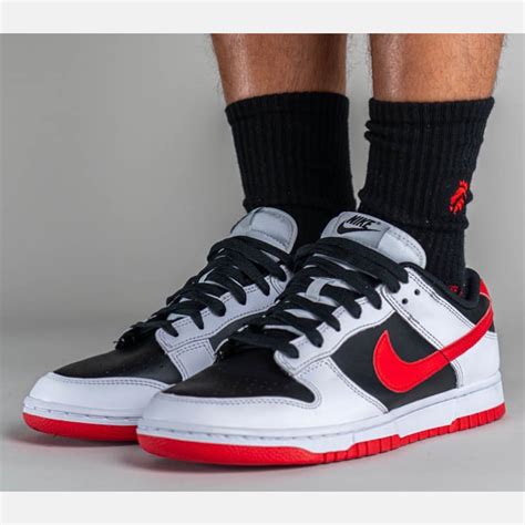 white black university red dunk